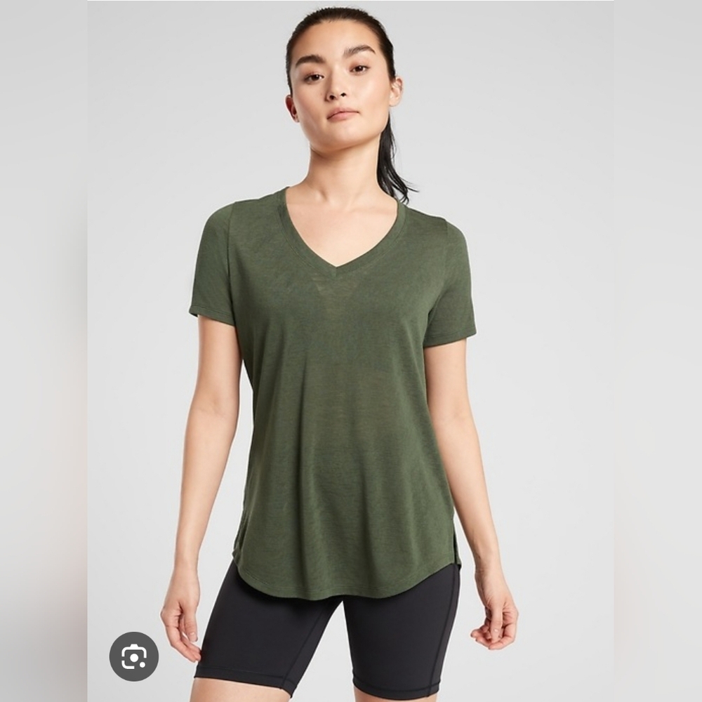 Athleta Breezy Scoop V Tee Green Size XS